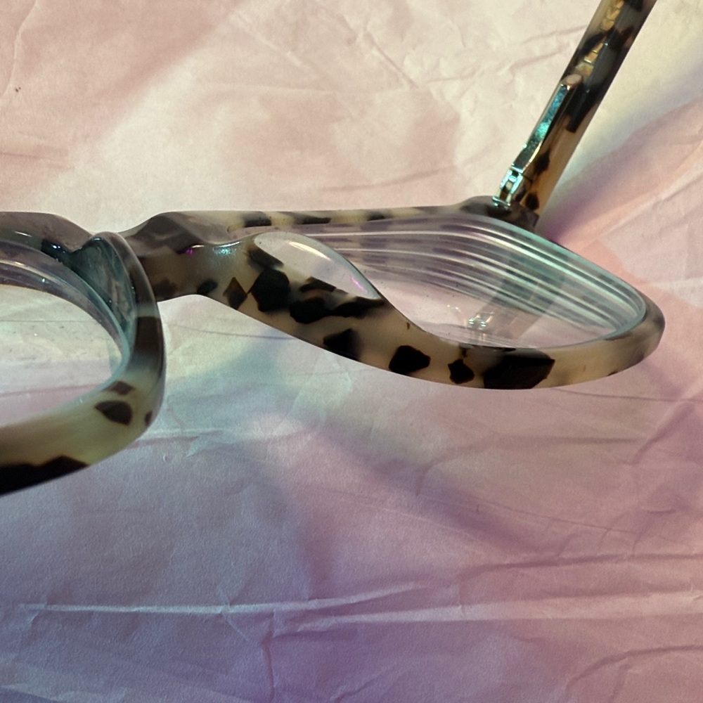 Tortoise Shell Eyeglass Frames - image 4
